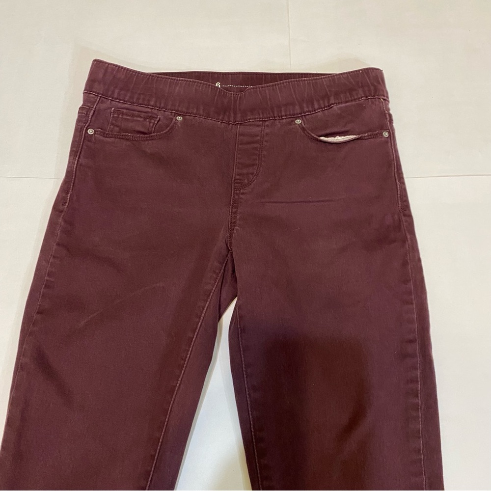 Levi’s Women's Burgundy Jeans - Picture 3 of 13